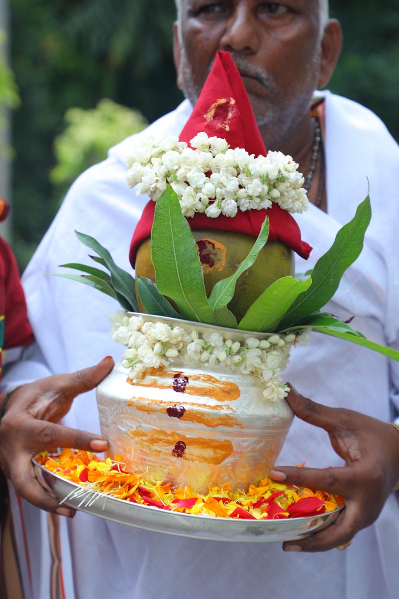 Sri Mulugu Ramalingeshwara Varaprasad Siddhanti was honoured with Jyotishyasastra Vignana Visharadha at Tummalapalli Kalakshetram, Vijayawada (28)